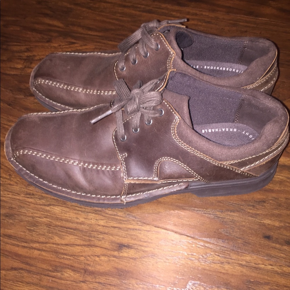 Men’s Clark’s dress shoes Size 10.